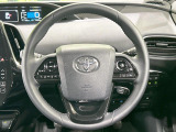 【純正革巻きステアリング】上質な革を使用することで、手にしっかり馴染みとても運転しやすいハンドルです♪