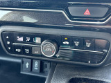 【オートエアコン】車内温度を感知して自動で温度調整をしてくれるのでいつでも快適な車内空間を創り上げます。
