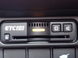 ■【ETC車載器】が装備されています。セットアップをしてお渡しとなり、ETCカードを差し込むだけで高速道路の利用が可能です。