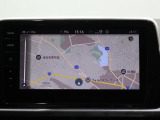 8インチ純正インフォテインメントディスプレイを搭載。地図表示や各種機能を集約し、直感的な操作が可能です。