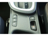 【電動パーキングブレーキ】オートモードのときは、シフトレバーの操作に応じてパーキングブレーキが自動で作動♪