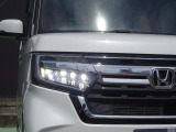 LEDヘッドライト搭載でしっかり明るく照らしてくれるので、夜間走行や不慣れな道でも安心です。