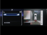 コーナーセンサーを装備。障害物までの距離に応じて警告音を変えてお知らせ。縦列駐車時や駐車場・車庫等での取り回しをサポートします。詳細は販売店スタッフまでお尋ね下さい。