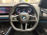BMWを熟知したメカニックによる、360度の納車前点検。ドイツ本国と同様の教育・訓練を受けたメカニックが徹底的に点検、整備した後にお客様にお引渡しします。