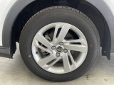 純正アルミ16インチです。