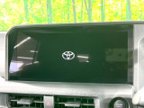 【純正ナビ】人気の純正ナビを装備しております。ナビの使いやすさはもちろん、オーディオ機能も充実!キャンプや旅行はもちろん、通勤や買い物など普段のドライブも楽しくなるはず♪