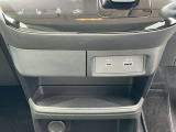 運転席まわりの画像です。