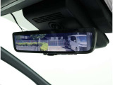 デジタルインナーミラー装備!車両後方のカメラの映像をデジタル補正で視認性を向上させてインナーミラー内に表示します♪視界を遮るものがなく、後席に同乗者がいても後方を確認しやすく安心です♪