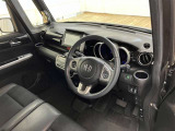 見通しのよいすっきりとした視界で、誰でも運転しやすいです。運転のしやすさは疲れにくさにも繋がりますよ♪
