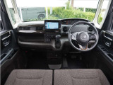 【インパネ周り】運転しやすいインパネ周りです!見やすいレイアウトで快適なドライブをサポートします!