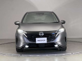 【LEDヘッドライト】見た目のかっこよさももちろんですが、濃霧や暗闇でも見やすくなります。雨の日の運転にも強いお車ですよ☆