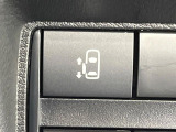 【パワースライドドア】スマートキーや運転席のスイッチでスライドドアの開閉が可能♪電動だから力を入れてドアを開ける必要が無く、小さいお子様でも、重い荷物を持っている時もラクに開け閉めできます♪