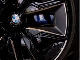 【BMWアロイホイル】軽量かつ強度に拘ったアロイホイル。走行性能ポテンシャルを引き出す設計。車の足元を引き締めてくれる大きなポイントはアロイホイルです。