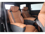 ■車内クリーニング■専門スタッフが見えないところまで徹底洗浄!車内のニオイもリフレッシュ!目に見えないところまで美しくがモットーです。だから、当店の中古車は内装にも自信があります!