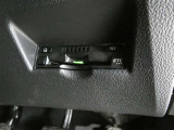 ETC車載器付きです。高速道路の料金所渋滞も解消!落ち着いてスムーズに通過できます。今や必需品の一つとなった装備ですね。