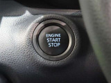 スマートキー装備車なので、キーを取り出さなくてもエンジン始動が可能です。