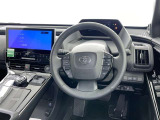 運転席まわりです。 各操作スイッチは使いやすい位置に配置されてます。