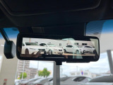 【デジタルインナーミラー】後席の大きな荷物や同乗者で後方が確認しづらい時でも安心!カメラが撮影した車両後方の映像をルームミラー内に表示。クリアな視界で状況の確認が可能です!