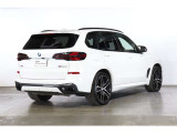 X5 M60i xドライブ 4WD 