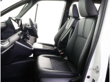 高いホールド性で運転姿勢が安定します。長距離ドライブでも疲れにくいのが魅力です。快適なドライビングライフをお送りください♪