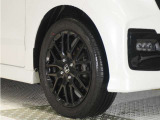 認定中古車では、厳しいHonda認定基準をクリアした厳選されたHonda認定中古車のみ、取り扱っております。「ご購入前の安心」「納車後の信頼」を車両と一緒に提供しております。
