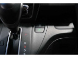 ECONボタンで低燃費モードに☆☆☆ECONスイッチを上手に使ってエコドライブ♪♪環境にもお財布にも優しい装備です☆☆☆