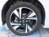 純正アルミホイール!!格好良くてホイールがあなたの愛車をいっそう輝かせます☆