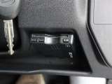 ETC車載器を装備。高速道路の料金所をスムーズに通行でき、快適なドライブをサポートします。