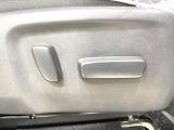【パワーシート】スイッチ一つで簡単にシートの微調整が可能!電動だから力もいりません!快適なシートポジションにセットして、快適なドライブをお楽しみください。