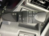 【オートライト(AUTO)】外の明るさをシステムが感知して、自動でヘッドライトが点灯します!ヘッドライトをつけ忘れを防ぐ便利機能です。