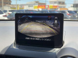 バックモニターもついているので、バック駐車も安心です♪
