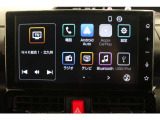 【スマートフォン連携ディスプレイオーディオ】AppleCarPlay/AndroidAuto対応。スマートフォンを接続すると、様々な機能が活用できます。