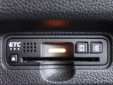■【ETC車載器】が装備されています。セットアップをしてお渡しとなり、ETCカードを差し込むだけで高速道路の利用が可能です。