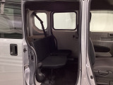 乗車人数や荷物の量、車内での過ごし方に合わせて、シートのレイアウトを変更できます。