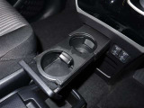 スライド式【カップホルダー】です。使う時だけ引き出し使うので普段は飛び出しも無くすっきり!!