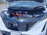 納車以降、お車のメンテナンスは自宅近所の日産サービス拠点にて承ります。専門の教育を受けたサービスフロント&メカニックが無料1ヶ月点検から法定/車検整備、万一の故障・不具合の修理まで全て担当いたします。