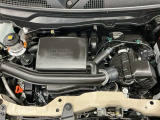 技術が詰まったエンジンルームもご覧の通りピカピカにクリーニング済みです。