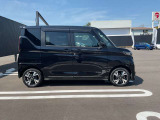 リヤスライド仕様となっていますので開け閉めの際、隣の車にドアをぶつける心配がございません☆