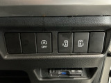 【両側パワースライドドア】両側がパワースライドドアになっており、運転席のスイッチやスマートキーでも開閉が可能です!開口部も広いので乗り降りも楽々♪