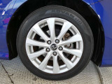 【アルミホイール】純正アルミホイール装着車です。