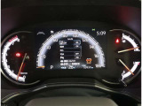 とっても見やすいメーターです。夜間時はラグジュアリーな気分にさせてくれる照明が魅力ですので、夜のドライブも楽しみになりますよ♪