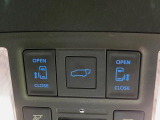 【パワーバックドア】スマートキーや運転席のボタンを押すだけでリアゲートが自動で開閉します!荷物を持っている時や、高い位置にあるバックドアを閉める際に便利な機能です♪