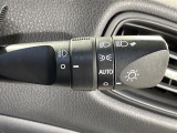 【オートライト(AUTO)】外の明るさをシステムが感知して、自動でヘッドライトが点灯します!ヘッドライトをつけ忘れを防ぐ便利機能です。
