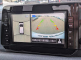 全周囲モニター付いています。駐車の時にどこまで行けるかな?とかちゃんと白線の中に収まってるかな?を解消してくれます