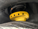 【ビルシュタイン製ダンパー】高速走行時の車両安定性を向上させてくれる人気の装備。街乗りの乗り心地も犠牲にせず、スポーティな走行をお楽しみいただけます♪