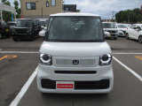 ご覧のお車は現在当店中古車展示場にて展示中です!