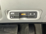 ハンドルの右下にETCがついています。高速道路の料金所の通過も楽々です!。 カードの取り出しもしやすい場所についています。