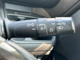 【オートライト(AUTO)】外の明るさをシステムが感知して、自動でヘッドライトが点灯します。ヘッドライトをつけ忘れを防ぐ便利機能です。