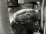 レーダーが前方車両の速度と距離を検知し距離を一定に保つアクティブクルーズコトロール。アクセルとブレーキを併用して設定車間距離を保ち、前方車両が停止した場合には車間距離を保ちながら自動停車します。