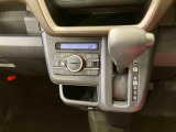 納車前にはプロのメカニックが、各部の点検を行います。ディーラーにしか出来ない品質、そしてサービスできっと満足していただけると思います!